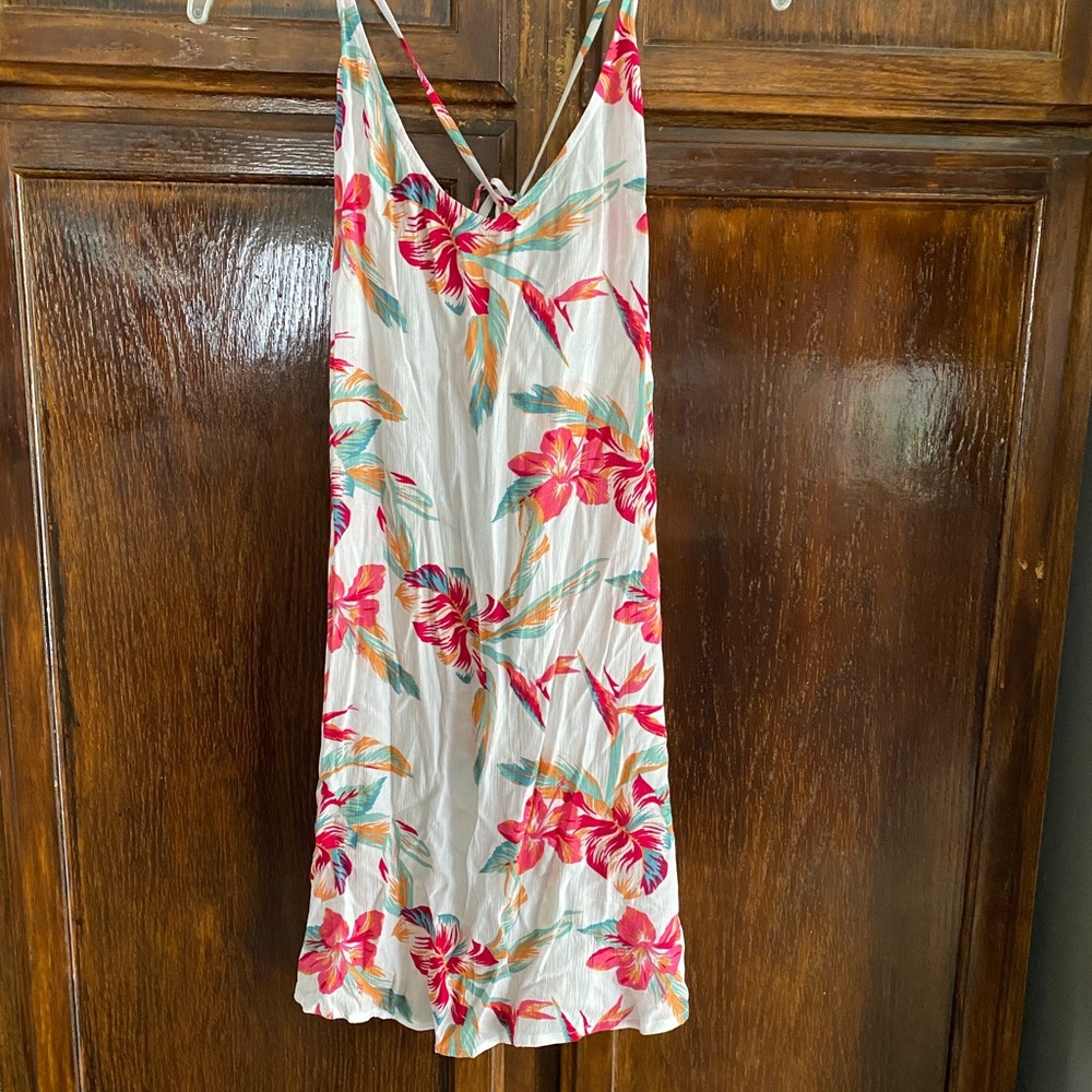 Never Worn! ROXY sundress!! Size juniors XL